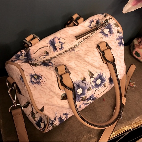 CROSSBODY OR CARRY HANDBAG - Picture 11 of 13